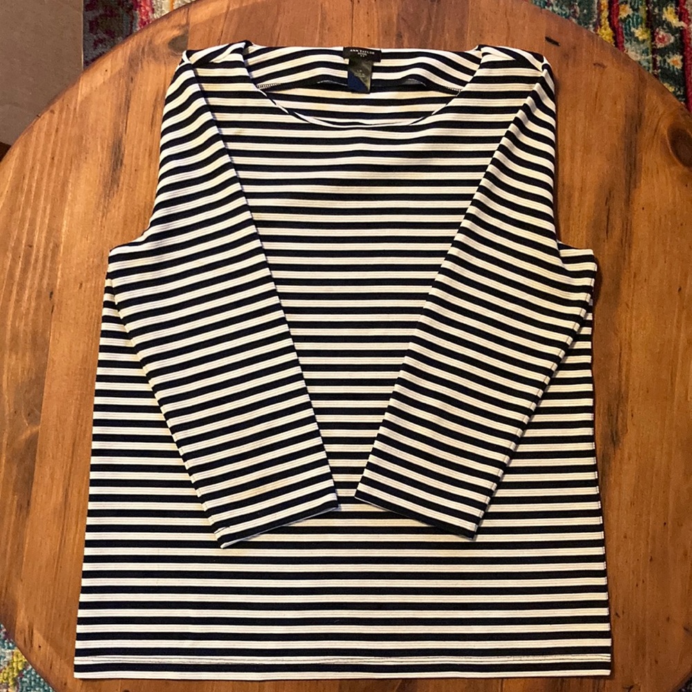 Ann Taylor boatneck top. Size Lp